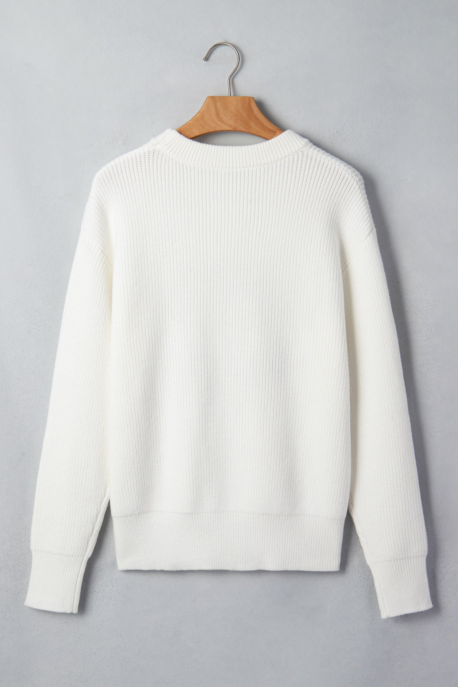 White Christmas Wreath Pattern Round Neck Casual Sweater