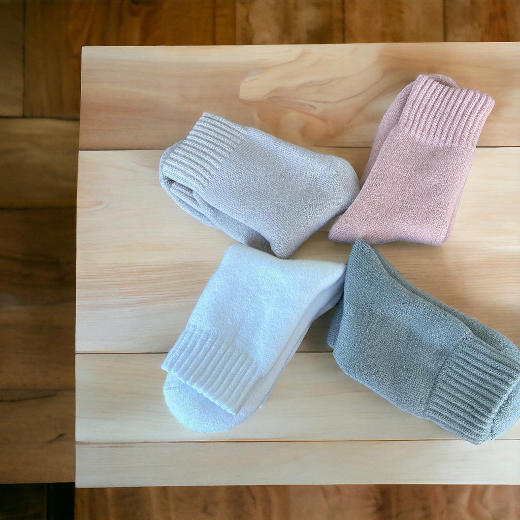 Wool Socks - Pack of 4 Pairs with Bag, Warm Cashmere Merino Hiking Boot Socks, Thermo Outdoor Ski & Snow Socks, Gifts,Cozy,Mother Day