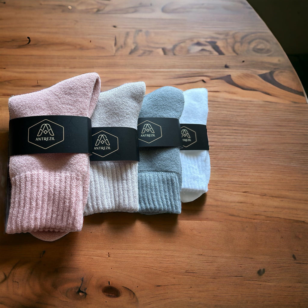Wool Socks - Pack of 4 Pairs with Bag, Warm Cashmere Merino Hiking Boot Socks, Thermo Outdoor Ski & Snow Socks, Gifts,Cozy,Mother Day