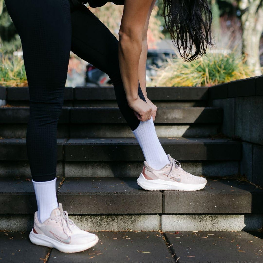 ANTREZIL Crew Compression Socks - Pack of 5 White Socks with Bag/Athletic Socks Cushioned Arch Support Sweat-Absorbent, Running,Breathable Sports Socks